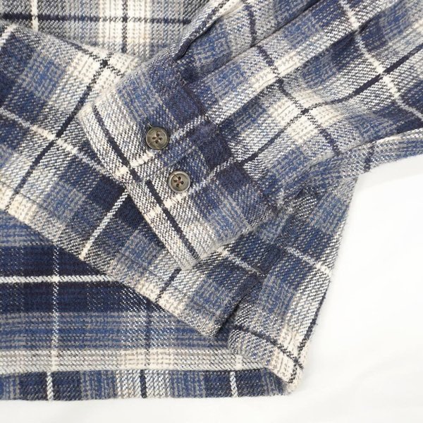 画像4: Late 90's ST JOHN'S BAY ヘビーネルシャツ "Navy Ombre Plaid" (4)