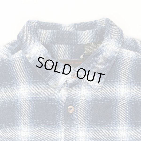 画像3: 00's FIELD & STREAM ヘビーネルシャツ "Blue Ombre Plaid" (3)