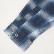 画像4: 00's FIELD & STREAM ヘビーネルシャツ "Blue Ombre Plaid" (4)