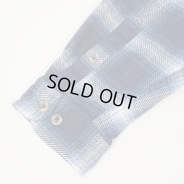画像4: 00's FIELD & STREAM ヘビーネルシャツ "Blue Ombre Plaid" (4)