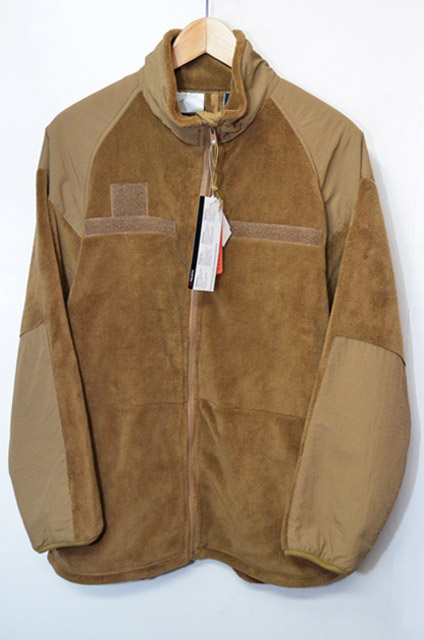 本日はKNIT6点・DEADSTOCK1点・OUTER3点・ブログUPしました。