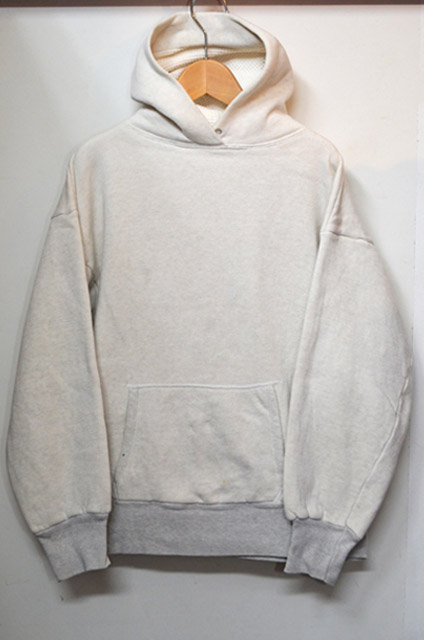 本日はSWEAT&PARKA1点・OUTER3点・ブログUPしました。WINTER SALE 明日11時スタートです