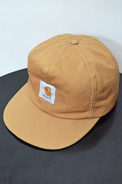 CARHARTT 耳当て付きダック地キャップ