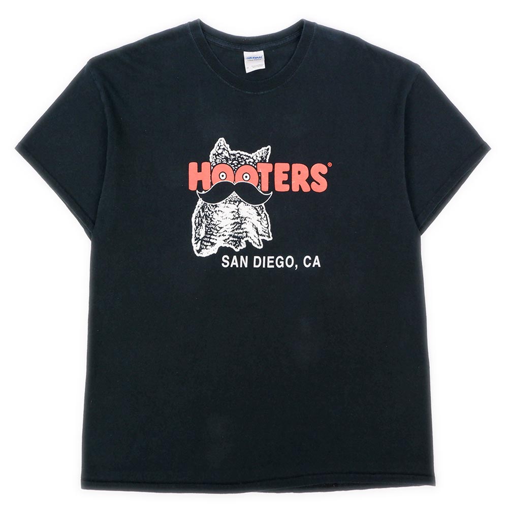 00's HOOTERS ロゴプリントTシャツ